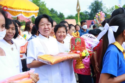 ภาพ No.182038:พิธีทอดกฐิน ณ วัดดอนสำโรง จ.สุพรรณบุรี ในโครงการทอดกฐินสามัคคีทั่วไทย 30,000 วัด บูชาธรรม 80 ปี หลวงพ่อธัมมชโย โดยคณะศิษยานุศิษย์วัดพระธรรมกาย วันที่ 2 พฤศจิกายน พ.ศ. 2567