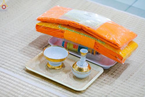 ภาพ No.136107:พิธีบุพเปตพลี ครั้งที่ 150 ร่วมอุทิศบุญให้แก่หมู่ญาติที่ล่วงลับไปแล้ว และสืบทอดอายุพระพุทธศาสนา วันอังคารที่ 7 พฤษภาคม พ.ศ. 2567 ( วันพระ แรม 14 ค่ำ เดือน 5 ) ณ หอฉันคุณยายอาจารย์ฯ วัดพระธรรมกาย