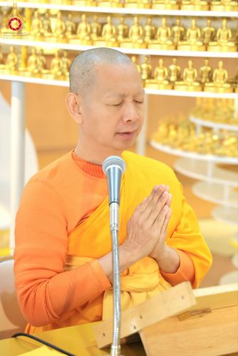 ภาพ No.213391:วันอาทิตย์ที่ 16 มีนาคม พ.ศ. 2568 พิธีบุพเปตพลี, ถวายภัตตาหาร, ปล่อยปลา วัดพระธรรมกายคานากาว่า ประเทศญี่ปุ่น