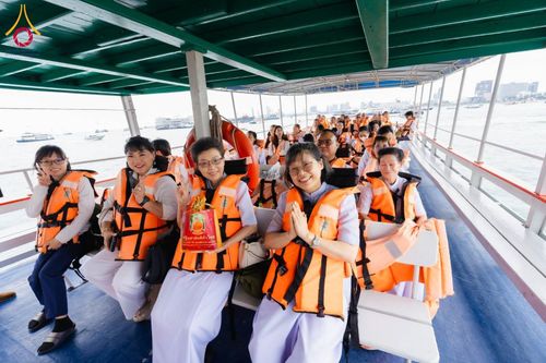 ภาพ No.183556:พิธีทอดกฐิน ณ วัดใหม่สำราญ(เกาะล้าน) อ.บางละมุง จ.ชลบุรี ในโครงการทอดกฐินสามัคคีทั่วไทย 30,000 วัด บูชาธรรม 80 ปี หลวงพ่อธัมมชโย โดยคณะศิษยานุศิษย์วัดพระธรรมกาย วันที่ 28 ตุลาคม พ.ศ. 2567