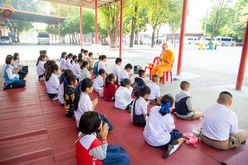 ภาพ No.189773:พิธีทอดผ้าป่าทำนุบำรุงศาสนสถาน ณ วัดอัมพวัน ต.สองพี่น้อง อ.สองพี่น้อง จ.สุพรรณบุรี ในโครงการธรรมยาตรา กตัญญูบูชา มหาปูชนียาจารย์ พระมงคลเทพมุนี(สด จนฺทสโร) พระผู้ปราบมาร อนุสรณ์สถาน 7 แห่ง ปีที่ 13 วันที่ 5 มกราคม พ.ศ. 2568