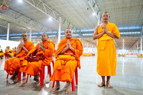 ภาพ No.205812:พิธีตักบาตร และ พิธีบูชาข้าวพระ ในวันอาทิตย์ต้นเดือน 2 กุมภาพันธ์ พ.ศ. 2568 ณ สภาธรรมกายสากล วัดพระธรรมกาย