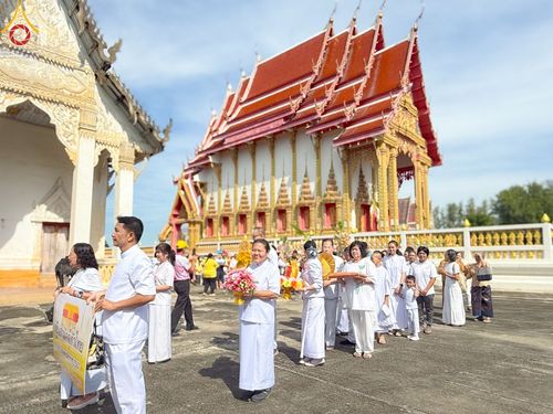 ภาพ No.169574:พิธีทอดกฐิน ณ วัดอินทราราม(หุบรัก) ต.โพรงมะเดื่อ อ.เมือง จ.นครปฐม ในโครงการกฐินสามัคคีทั่วไทย 30,000 วัด บูชาธรรม 80 ปี หลวงพ่อธัมมชโย โดยคณะศิษยานุศิษย์วัดพระธรรมกาย วันที่ 26 ตุลาคม พ.ศ. 2567