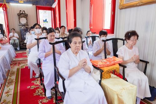 ภาพ No.172592:พิธีทอดกฐิน ณ วัดโบสถ์อินทรสารเพชร แขวงบางแวก เขตภาษีเจริญ กรุงเทพฯ ในโครงการกฐินสามัคคีทั่วไทย 30,000 วัด บูชาธรรม 80 ปี หลวงพ่อธัมมชโย โดยคณะศิษยานุศิษย์วัดพระธรรมกาย วันที่ 20 ตุลาคม พ.ศ. 2567