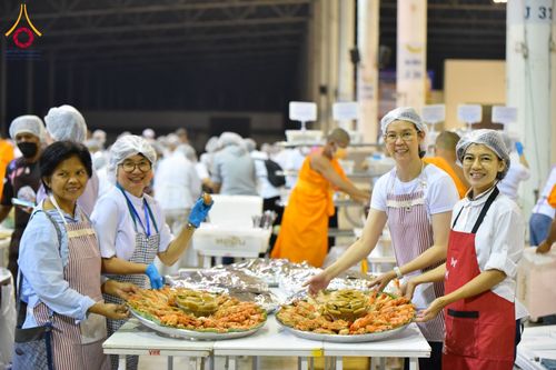 ภาพ No.120566:พิธีถวายภัตตาหารเป็นสังฆทาน แด่คณะพระธรรมยาตรา ปีที่ 12 วันที่ 29 มกราคม พ.ศ. 2567 ณ สภาธรรมกายสากล วัดพระธรรมกาย