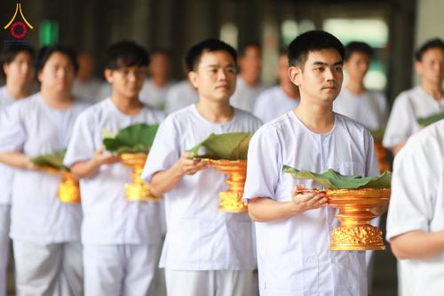 ภาพ No.143901:พิธีตัดปอยผมและปลงผมธรรมทายาท รุ่นเข้าพรรษา ณ มหาวิหารคด คอร์ 16 วัดพระธรรมกาย วันอาทิตย์ที่ 7 กรกฎาคม พ.ศ. 2567