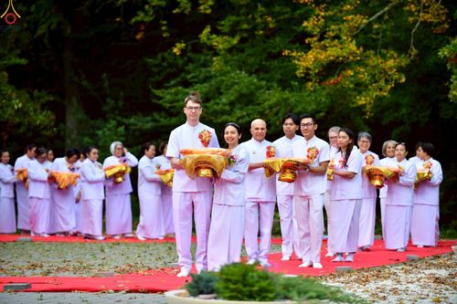 ภาพ No.257347:วันที่ 11 ตุลาคม พ.ศ. 2568 พิธีทอดกฐินสามัคคี  เพื่องานเผยแผ่พระพุทธศาสนา วิชชาธรรมกายสู่ชาวท้องถิ่น ณ วัดพระธรรมกายคอร์ซัวร์ ลุสท์สโกว  ประเทศเดนมาร์ก 