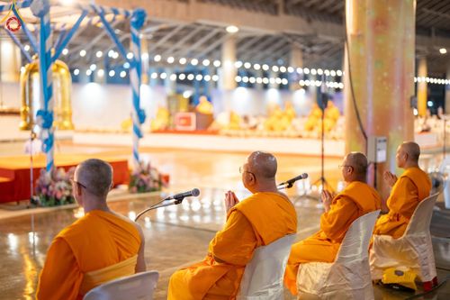 ภาพ No.198528:พิธีฉลองชัยสวดมนต์บทธัมมจักกัปปวัตนสูตร 7,051,919,116 จบ เนื่องในวันคล้ายวันเกิด 116 ปี คุณยายอาจารย์มหารัตนอุบาสิกาจันทร์ ขนนกยูง วันอาทิตย์ที่ 19 มกราคม พ.ศ. 2568 ณ มหารัตนวิหารคด วัดพระธรรมกาย จ.ปทุมธานี