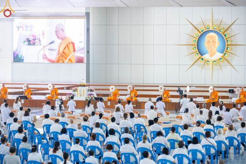 ภาพ No.102186:พิธีบุพเปตพลี ครั้งที่ 144 อุทิศบุญแด่หมู่ญาติที่ล่วงลับไปแล้ว และสืบทอดอายุพระพุทธศาสนา วันอังคารที่ 12 ธันวาคม พ.ศ. 2566 (วันพระแรม 15 ค่ำ เดือน 12) ณ หอฉันคุณยายอาจารย์ฯ วัดพระธรรมกาย