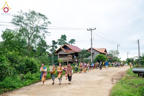 ภาพ No.173239:พิธีทอดกฐินต่างประเทศ ในนามหลวงพ่อธัมมชโย ณ วัดสิริวิเวก เพื่อถวายที่ดินส่วนขยาย 200 ไร่ แขวงจำปาสัก สปป. ลาว วันพุธที่ 30 ตุลาคม พ.ศ. 2567