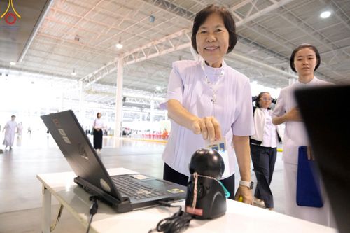 ภาพ No.212562:วันพฤหัสบดีที่ 20 มีนาคม พ.ศ. 2568 การประชุม 3 อาศรม วัดพระธรรมกาย เพื่องาน 22 เมษายน วันคุ้มครองโลก ถวายมหาสังฆทาน 40,000 กว่าวัดทั่วประเทศ