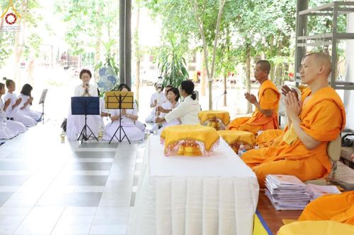 ภาพ No.152369:พิธีมอบสไบแก้ว โครงการอบรมอุบาสิกาแก้วจังหวัดบุรีรัมย์รุ่นที่ 1 วันที่ 6-8 กันยายน พ.ศ. 2567