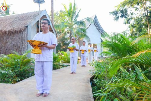 ภาพ No.180339:พิธีตัดปอยผม ปลงผม นาคธรรมทายาท ในโครงการบรรพชาอุปสมบทหมู่ บูชาธรรมมหาปูชนียาจารย์ 2567  วันที่ 4 ธันวาคม พ.ศ. 2567 ณ ศูนย์ปฏิบัติธรรมแก้วภูเรือ จ.เลย