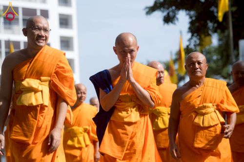 ภาพ No.233102:วันที่ 11 กรกฏาคม พ.ศ. 2568 พิธีอธิษฐานพรรษา ของคณะสงฆ์ ณ โบสถ์พระไตรปิฎก วัดพระธรรมกาย ต.คลองสาม อ.คลองหลวง จ.ปทุมธานี