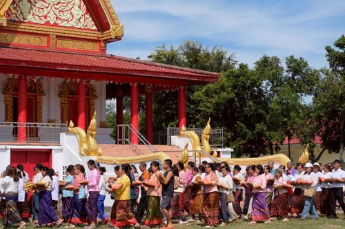 ภาพ No.270485:วันที่ 23 ตุลาคม พ.ศ. 2568 พิธีทอดกฐินสามัคคีทั่วไทย ณ วัดสำโรง ต.สำโรงใหม่ อ.ละหานทราย จ.บุรีรัมย์ โดยคณะศิษยานุศิษย์ บูชาธรรม 81 ปี หลวงพ่อธัมมชโย