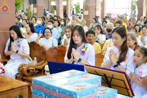 ภาพ No.173484:พิธีทอดกฐิน ณ วัดอัมพวัน อ.สองพี่น้อง จ.สุพรรณบุรี ในโครงการกฐินสามัคคีทั่วไทย 30,000 วัด บูชาธรรม 80 ปี หลวงพ่อธัมมชโย โดยคณะศิษยานุศิษย์วัดพระธรรมกาย วันที่ 26 ตุลาคม พ.ศ. 2567