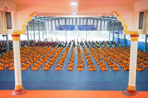 ภาพ No.76513:คณะสงฆ์และสามเณรบังกลาเทศ ปฎิบัติธรรมและจุดโคมประทีปถวายเป็นพุทธบูชา วันที่ 17 กุมภาพันธ์ พ.ศ. 2566
