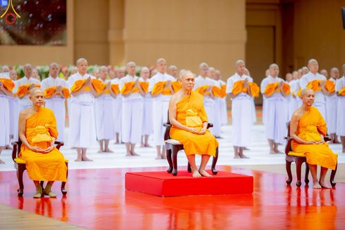 ภาพ No.217149:วันเสาร์ที่ 12 เมษายน พ.ศ. 2568 พิธีบรรพชา พิธีขอศีลและขอนิสสัย พิธีมอบบาตร ในโครงการอุปสมบทหมู่ บูชาธรรมหลวงพ่อธัมมชโย, โครงการธรรมทายาท ระดับอุดมศึกษา รุ่นที่ 52 ,  โครงการบวชพระนานาชาติ AEC & WAB CEO รุ่นที่ 4 ณ วัดพระธรรมกาย