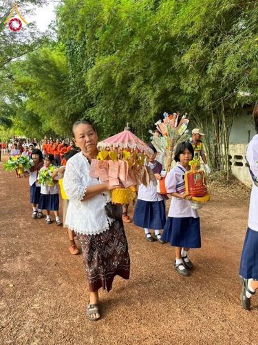 ภาพ No.176779:พิธีทอดกฐิน ณ วัดโคกสว่าง จ.อุดรธานี ในโครงการกฐินสามัคคีทั่วไทย 30,000 วัด บูชาธรรม 80 ปี หลวงพ่อธัมมชโย โดยคณะศิษยานุศิษย์วัดพระธรรมกาย วันที่ 7 พฤศจิกายน พ.ศ. 2567 กฐินสัมฤทธิ์เด็กดี V-Star เพื่อสร้างหอระฆัง โรงเรียนบ้านโนนงามอุดมวิทย์ และ โรงเรียนกำแ