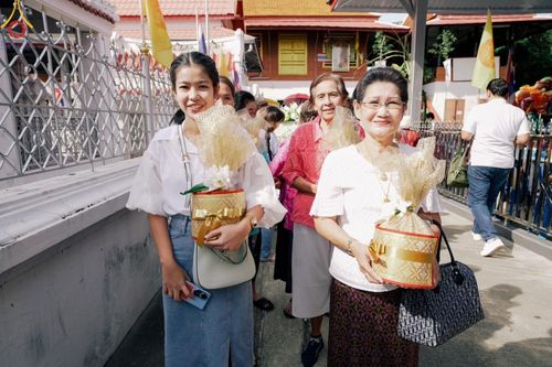 ภาพ No.169702:พิธีทอดกฐิน ณ วัดบางขุนนนท์ เขตบางกอกน้อย จ.กรุงเทพมหานคร ในโครงการกฐินสามัคคีทั่วไทย 30,000 วัด บูชาธรรม 80 ปี หลวงพ่อธัมมชโย โดยคณะศิษยานุศิษย์วัดพระธรรมกาย วันที่ 26 ตุลาคม พ.ศ. 2567