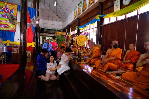 ภาพ No.178561:พิธีทอดกฐิน ณ วัดราษฎร์เจริญธรรม ต.ดำเนินสะดวก อ.ดำเนินสะดวก จ.ราชบุรี ในโครงการกฐินสามัคคีทั่วไทย 30,000 วัด บูชาธรรม 80 ปี หลวงพ่อธัมมชโย โดยคณะศิษยานุศิษย์วัดพระธรรมกาย วันที่ 27 ตุลาคม พ.ศ. 2567