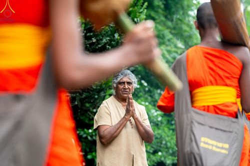 ภาพ No.140641:PhotoStory มหาศรัทธา ธรรมยาตราศรีลังกา EP.4 โครงการสยาม-ลังกา ธรรมยาตรา ฉลองเทศกาลวิสาขบูชาแห่งชาติ ศรีลังกา  บูชาธรรม 80 ปีหลวงพ่อธัมมชโย เส้นทางจาก เมืองดัมบูลลา ไปยัง เมืองมาตะเล  ตั้งแต่วันที่ 17-20 พฤษภาคม พ.ศ. 2567