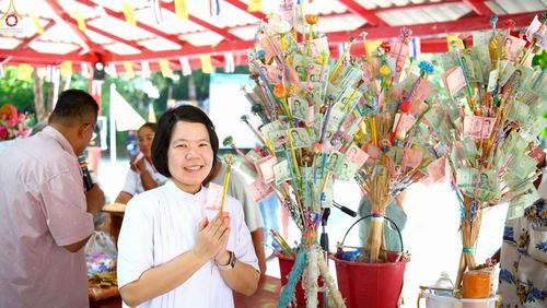 ภาพ No.260526:วันที่ 19 ตุลาคม พ.ศ. 2568 พิธีทอดกฐินสามัคคีทั่วไทย 30,000 วัด โดยคณะศิษยานุศิษย์ บูชาธรรม 81 ปี หลวงพ่อธัมมชโย ณ วัดละมุด อ.นครชัยศรี จ.นครปฐม