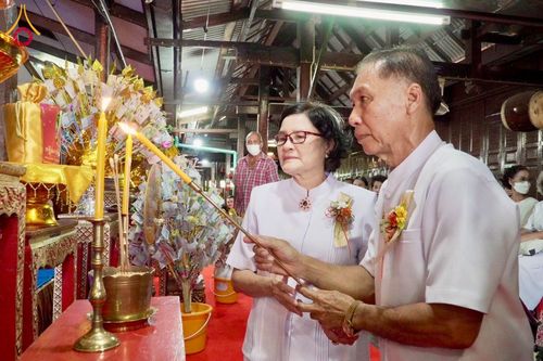 ภาพ No.181547:พิธีทอดกฐิน ณ วัดแม่น้ำ อ.เมือง จ.สมุทรสงคราม ในโครงการทอดกฐินสามัคคีทั่วไทย 30,000 วัด บูชาธรรม 80 ปี หลวงพ่อธัมมชโย โดยคณะศิษยานุศิษย์วัดพระธรรมกาย วันที่ 27 ตุลาคม พ.ศ. 2567