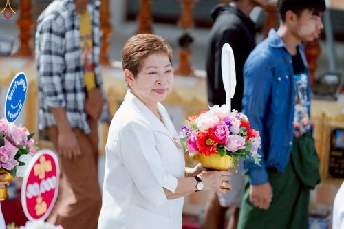 ภาพ No.253874:วันที่ 12 ตุลาคม พ.ศ. 2568 พิธีทอดกฐินสามัคคีทั่วไทย 30,000 วัด โดยคณะศิษยานุศิษย์ บูชาธรรม 81 ปี หลวงพ่อธัมมชโย ณ วัดทำเลทอง อ.ลำลูกกา จ.ปทุมธานี