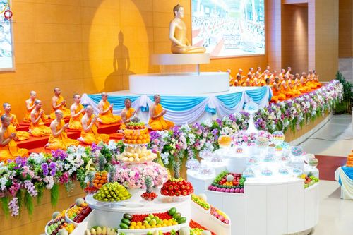 ภาพ No.236018:วันที่ 3 สิงหาคม พ.ศ. 2568 พิธีบูชาข้าวพระ ณ สภาธรรมกายสากล วัดพระธรรมกาย