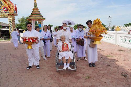 ภาพ No.170511:พิธีทอดกฐิน ณ วัดทองประดิษฐ์ จ.สุพรรณบุรี ในโครงการกฐินสามัคคีทั่วไทย 30,000 วัด บูชาธรรม 80 ปี หลวงพ่อธัมมชโย โดยคณะศิษยานุศิษย์วัดพระธรรมกาย วันที่ 27 ตุลาคม พ.ศ. 2567