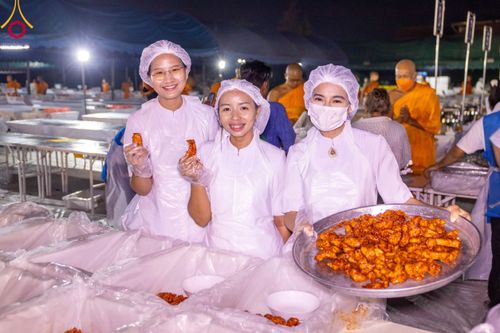 ภาพ No.109844:ถวายภัตตาหารเป็นสังฆทาน แด่คณะพระธรรมยาตราฯ ปีที่ 12 วันที่ 11 มกราคม พ.ศ. 2567 ณ อนุสรณ์สถานคลองบางนางแท่น  อ.สามพราน จ.นครปฐม