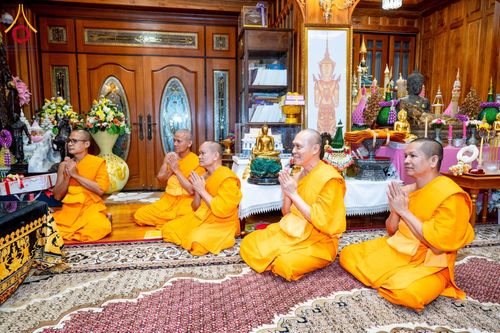 ภาพ No.159300:วันศุกร์ที่ 25 กันยายน พ.ศ. 2567 วัดพระธรรมกาย มูลนิธิธรรมกาย และคณะศิษยานุศิษย์ฯ ร่วมสมทบกัปปิยภัณฑ์ จำนวน 200,000 บาท สนับสนุนสำนักงานเจ้าคณะใหญ่หนตะวันออก ฝ่ายสาธารณสงเคราะห์ของมหาเถรสมาคม เพื่อช่วยเหลือผู้ประสบอุทกภัย
