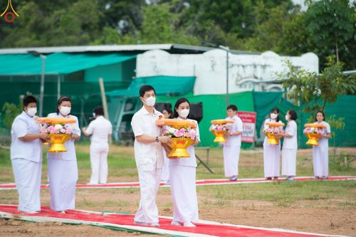 ภาพ No.84333:พิธีทอดผ้าป่า พิธีอัญเชิญปฐมรัตนปฐวี และพิธีตอกเสาเข็มต้นสุดท้าย เพื่อสถาปนาอาคาร 80 ปี หลวงพ่อธัมมชโย ณ ศูนย์ปฏิบัติธรรมวิหารแดง ตำบลเจริญธรรม อำเภอวิหารแดง จ.สระบุรี  วันที่ 23 กรกฎาคม พ.ศ. 2566