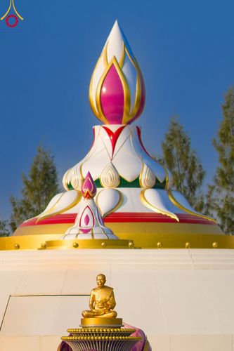 ภาพ No.109531:พิธีจุดประทีปถวายเป็นพุทธบูชา และบูชาธรรมมหาปูชนียาจารย์ วันที่ 10 มกราคม พ.ศ. 2567 ณ อนุสรณ์สถานคลองบางนางแท่น อ.สามพราน จ.นครปฐม