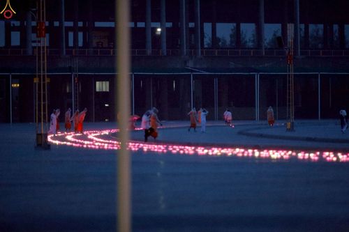 ภาพ No.244166:วันที่ 7 กันยายน พ.ศ. 2568 พิธีจุดประทีป วันครูผู้ค้นพบวิชชาธรรมกาย ณ ลานธรรมฯ และวิหารคด วัดพระธรรมกาย