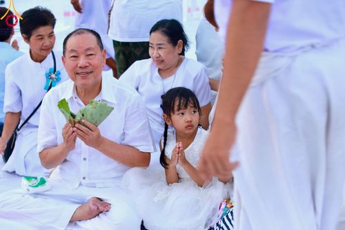 ภาพ No.99891:พิธีปลงผมธรรมทายาท โครงการอุปสมบทบูชาธรรมมหาปูชนียาจารย์ พ.ศ. 2566 ณ ลานธรรม มหาวิหารคด 8-9 ศูนย์อบรมวัดพระธรรมกาย วันอาทิตย์ที่ 3 ธันวาคม พ.ศ. 2566