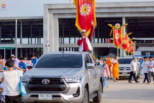 ภาพ No.225013:วันที่ 20 - 27 เมษายน พ.ศ. 2568 "ภาพแห่งความปลื้มที่ไม่มีวันจบ" คณะสงฆ์สามเณร เจ้าหน้าที่ และสาธุชน ร่วมแรงร่วมใจกันเตรียมงานและเก็บงาน เพื่อวันคุ้มครองโลก พิธีถวายมหาสังฆทานคณะสงฆ์ 40,000 กว่าวัดทั่วประเทศ