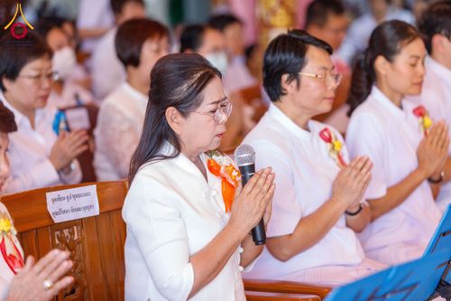 ภาพ No.197313:พิธีเจริญพระพุทธมนต์ ปฏิบัติธรรม มอบทุนการศึกษา ถวายสังฆทาน 108 วัด เพื่อถวายเป็นพุทธบูชา และขับเคลื่อนโครงการหมู่บ้านรักษาศีล 5 โดยคณะสงฆ์จังหวัดนนทบุรี คณะศิษยานุศิษย์วัดพระธรรมกาย โครงการธรรมยาตรา ปีที่ 13 ณ วัดตะเคียน อ.บางกรวย จ.นนทบุรี