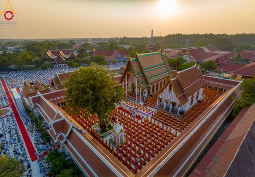 ภาพ No.112128:พิธีจุดประทีปถวายเป็นพุทธบูชา และบูชาธรรมมหาปูชนียาจารย์ พระมงคลเทพมุนี(สด จนฺทสโร) ในโครงการธรรมยาตรา กตัญญูบูชา มหาปูชนียาจารย์ พระมงคลเทพมุนี(สด จนฺทสโร) พระผู้ปราบมาร อนุสรณ์สถาน 7 แห่ง ปีที่ 12 วันที่ 14 มกราคม พ.ศ. 2567 ณ วัดสองพี่น้อง อ.สองพี่น้อง