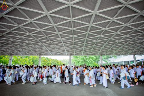 ภาพ No.219536:วันอังคารที่ 22 เมษายน พ.ศ. 2568 พิธีถวายมหาสังฆทานคณะสงฆ์ 40,000 กว่าวัดทั่วประเทศ เนื่องในวันคุ้มครองโลก ณ วัดพระธรรมกาย จ.ปทุมธานี