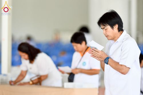 ภาพ No.217084:วันเสาร์ที่ 12 เมษายน พ.ศ. 2568 พิธีบุพเปตพลี ครั้งที่ 162 ร่วมอุทิศบุญแด่หมู่ญาติที่ล่วงลับไปแล้ว และพิธีถวายภัตตาหารเมนูสวรรค์ ณ หอฉันคุณยายอาจารย์ฯ วัดพระธรรมกาย