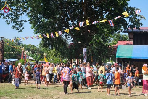 ภาพ No.178614:พิธีทอดกฐิน ณ วัดหนองน้ำขุ่น ต.ร่อนทอง อ.สตึก จ.บุรีรัมย์ ในโครงการกฐินสามัคคีทั่วไทย 30,000 วัด บูชาธรรม 80 ปี หลวงพ่อธัมมชโย โดยคณะศิษยานุศิษย์วัดพระธรรมกาย วันที่ 10 พฤศจิกายน พ.ศ. 2567