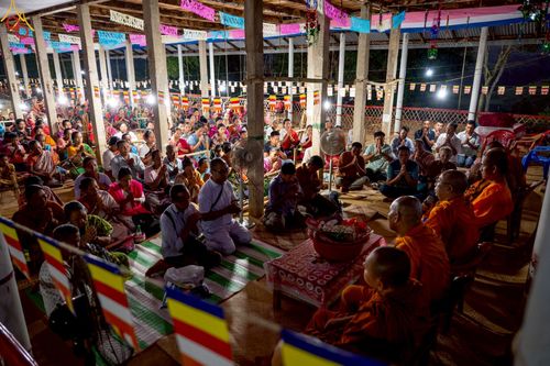 ภาพ No.261594:วันที่ 19 ตุลาคม พ.ศ. 2568 พิธีทอดกฐินสมทบ วัดกัลยาณมิตรต่างประเทศ บูชาธรรม 81 ปี หลวงพ่อธัมมชโย ณ วัดสารนาถ เมืองคาร์การชารี ประเทศบังกลาเทศ 