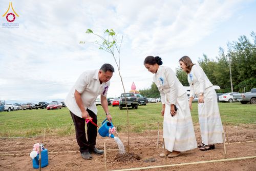 ภาพ No.266061:วันพุธที่ 5 พฤศจิกายน พ.ศ. 2568 (วันพระ ขึ้น 15 ค่ำ เดือน 12) พิธีจุดประทีปโคมลาน, โคมลอย และลอยกระทง ถวายประทีปเป็นพุทธบูชา สร้างความสว่างไสวให้กับแผ่นดินด้วยแสงธรรม ณ พุทธอุทยานนานาชาติ จังหวัดหนองคาย