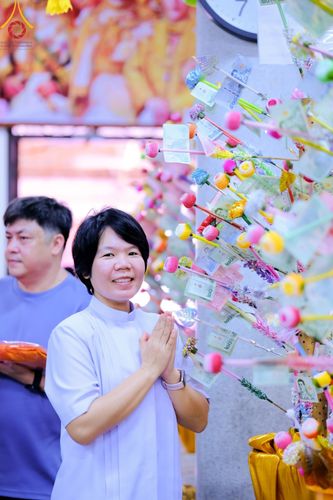 ภาพ No.171968:พิธีทอดกฐิน ณ วัดทินกรนิมิต จ.นนทบุรี ในโครงการกฐินสามัคคีทั่วไทย 30,000 วัด บูชาธรรม 80 ปี หลวงพ่อธัมมชโย โดยคณะศิษยานุศิษย์วัดพระธรรมกาย วันที่ 27 ตุลาคม พ.ศ. 2567