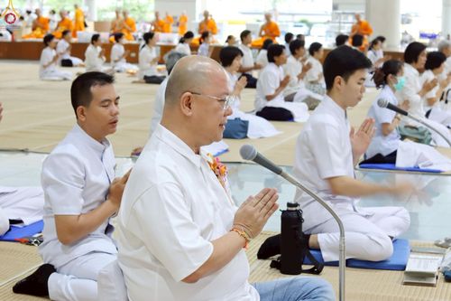 ภาพ No.229635:วันที่ 25 มิถุนายน พ.ศ. 2568 (แรม 15 ค่ำ เดือน 7) พิธีบุพเปตพลี ครั้งที่ 166 ร่วมอุทิศบุญแด่หมู่ญาติที่ล่วงลับไปแล้ว และสืบทอดอายุพระพุทธศาสนา ณ หอฉันคุณยายอาจารย์ฯ วัดพระธรรมกาย