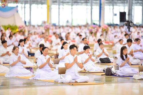 ภาพ No.238974:วันอาทิตย์ที่ 17 สิงหาคม พ.ศ. 2568 งานบุญวันอาทิตย์ พิธีจุดเทียนใจ ไฟนิรันด์ อนันตชัย ณ วัดพระธรรมกาย จ.ปทุมธานี