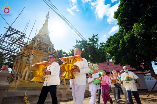 ภาพ No.165858:พิธีทอดกฐิน ณ วัดม่วงโตน ตำบลเหล่ายาว อำเภอบ้านโฮ่ง จังหวัดลำพูน ในโครงการกฐินสามัคคีทั่วไทย 30,000 วัด บูชาธรรม 80 ปี หลวงพ่อธัมมชโย โดยคณะศิษยานุศิษย์วัดพระธรรมกาย วันที่ 20 ตุลาคม พ.ศ. 2567