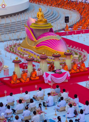 ภาพ No.109771:พิธีจุดประทีปถวายเป็นพุทธบูชา และบูชาธรรมมหาปูชนียาจารย์ วันที่ 10 มกราคม พ.ศ. 2567 ณ อนุสรณ์สถานคลองบางนางแท่น อ.สามพราน จ.นครปฐม